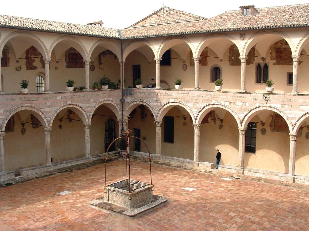 cloister basilica S.Francis Assisi